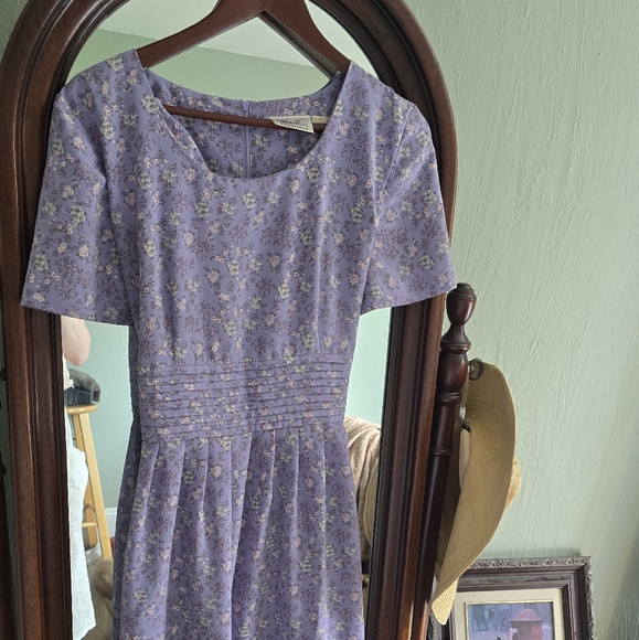 Darling Pintuck Purple Floral Vintage Dress - Picture 2 of 9